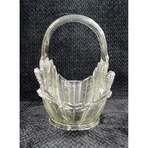 Vintage LE Smith Feather Glass Basket – Clear Pressed Glass, Mid-Century Design - Picture 4 of 12